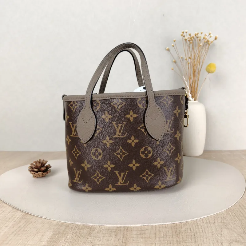 Louis Vuitton Crossbody Bag NEVERFULL INSIDE OUT BB PVC · Calfskin BB 26.5 × 11 × 16.5 cm