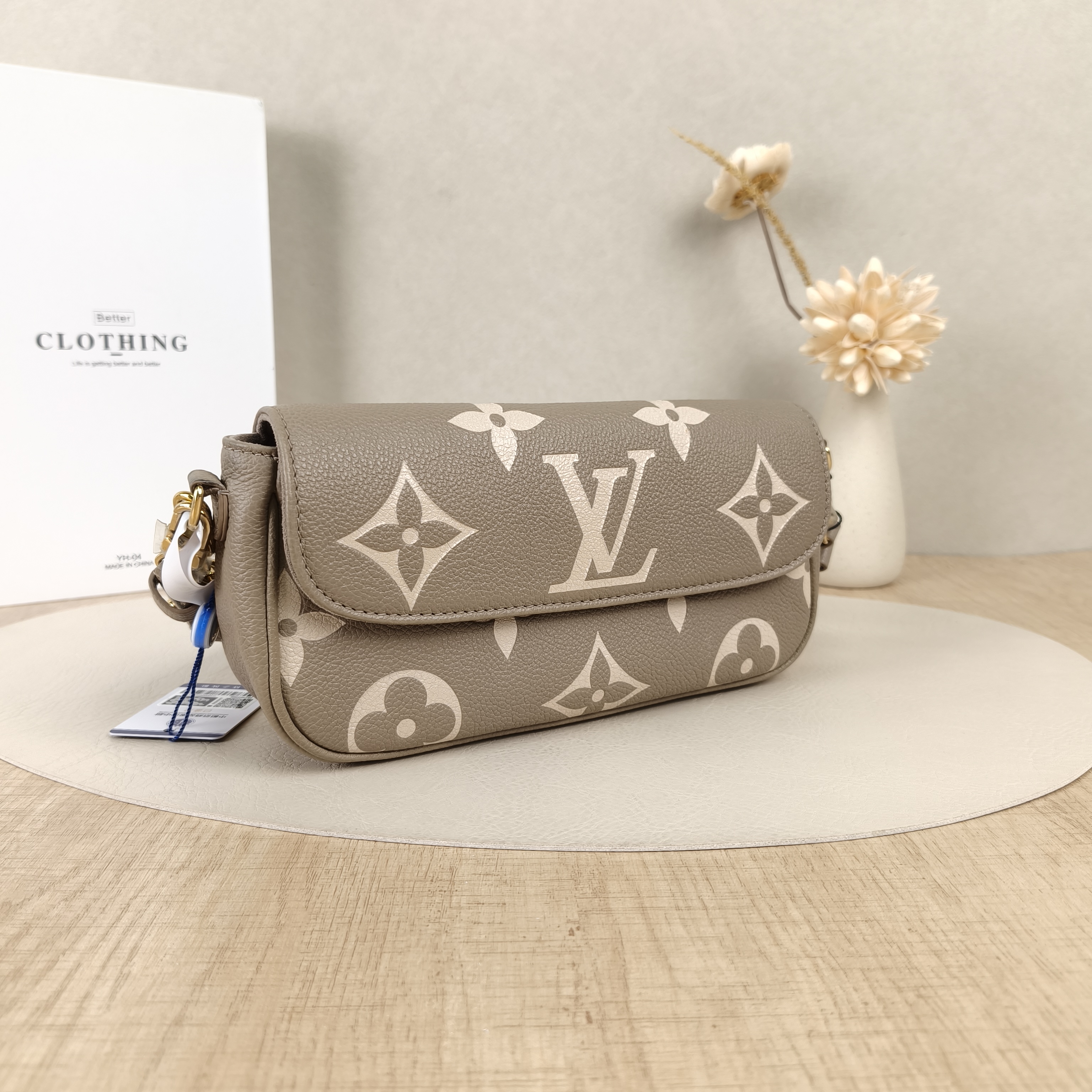 Louis Vuitton Crossbody Bag IVY Monogram Empreinte Embossed Calfskin Small23.5 × 4.3 × 12 cm — cover view 10 of 10