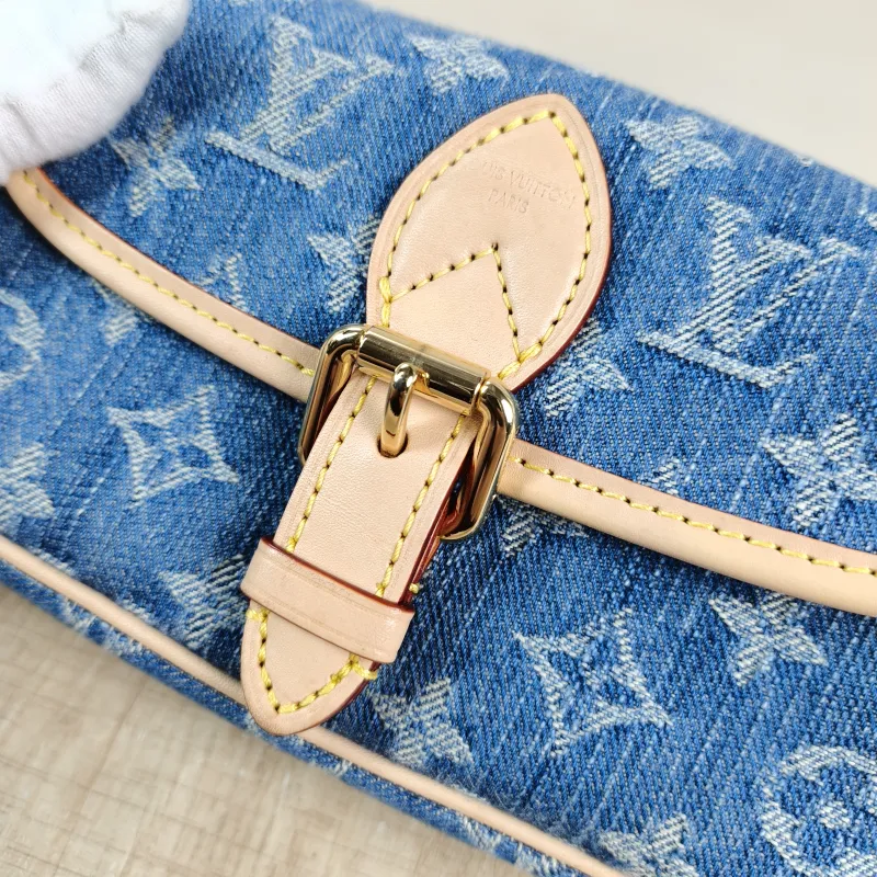 Louis Vuitton Crossbody Bag Diane Baguette Bag Blue nano 19 × 6 × 10.5 cm — detail view 1 of 13