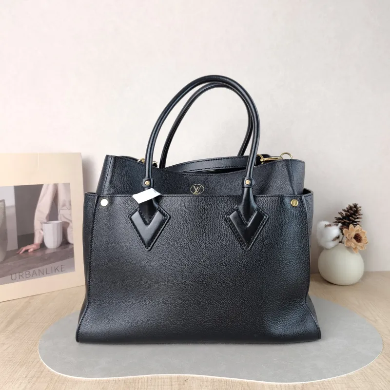 Louis Vuitton Shoulder Bag On My Side Black Calfskin Large 34 × 17 × 28 cm