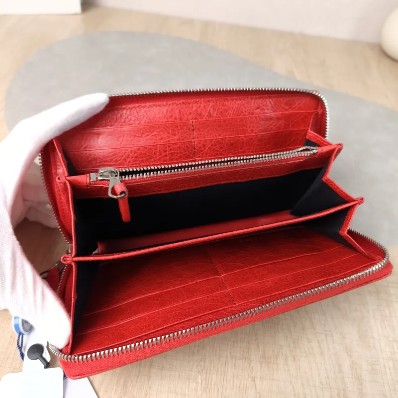 BALENCIAGA Clutch Clutch Red Lambskin One Size19 × 2 × 10 cm — detail view 2 of 11