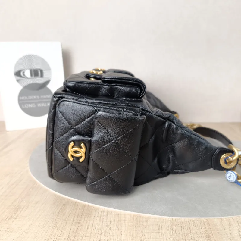 Chanel Shoulder Bag Hobo Shoulder Bag Black Lambskin Small31 × 15 × 22 cm — detail view 12 of 14