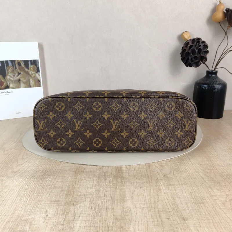 Louis Vuitton Shoulder Bag Lineup Monogram PVC One Size 34.5 × 13 × 26 cm — cover view 3 of 6