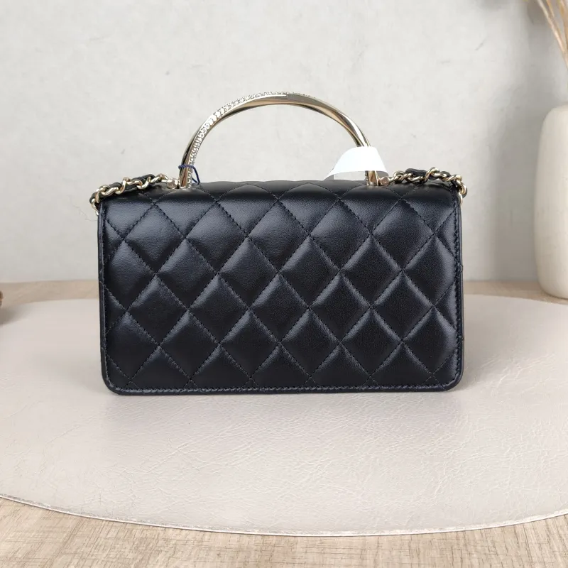 Chanel Crossbody Bag woc Black Lambskin 19 × 4 × 11.5 cm — cover view 3 of 5