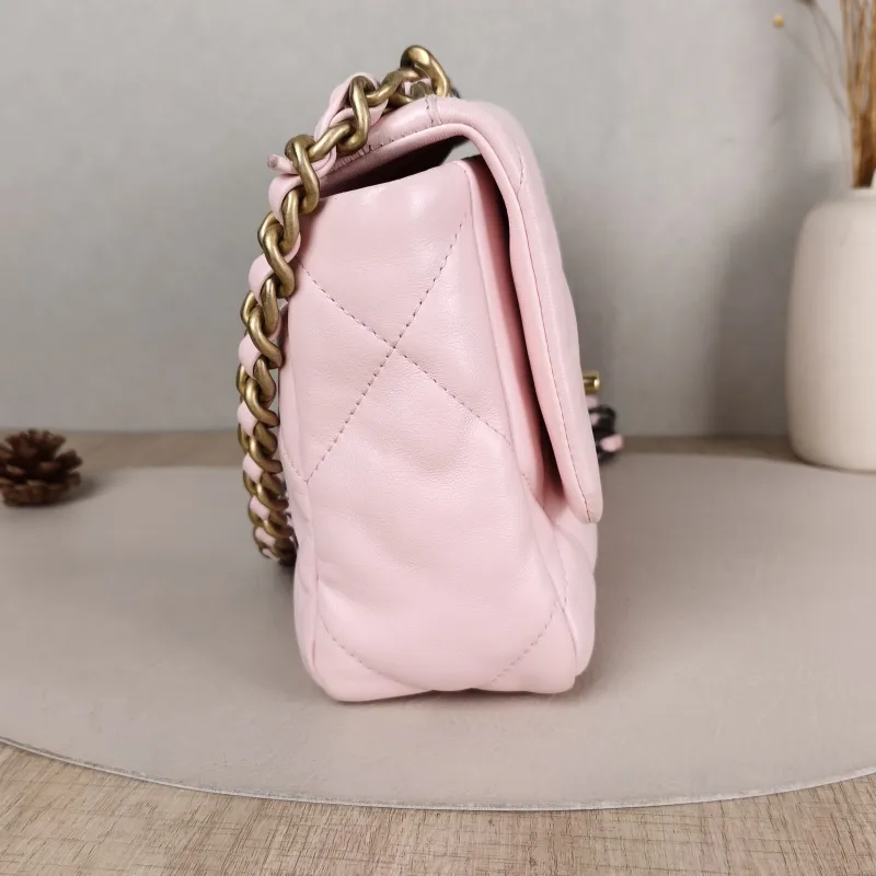 Chanel Crossbody Bag 19Bag Pink SL ambskin Small 26 × 9 × 16 cm — detail view 1 of 14