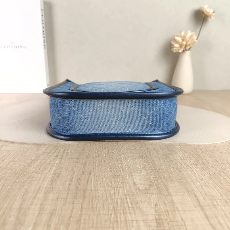 Chanel Crossbody Bag Hobo Blue One Size 22 × 6 × 24 cm — cover view 3 of 5