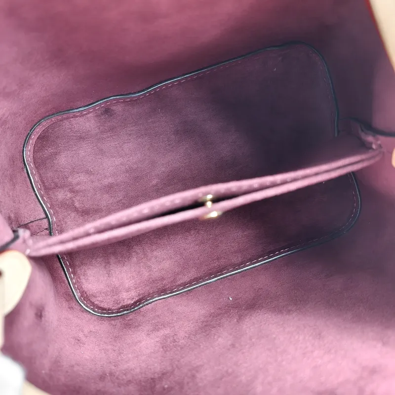Louis Vuitton Crossbody Bag NÉONOÉ Bucket Bag BB Monogram PVC BB 20 × 13 × 20 cm — detail view 7 of 11