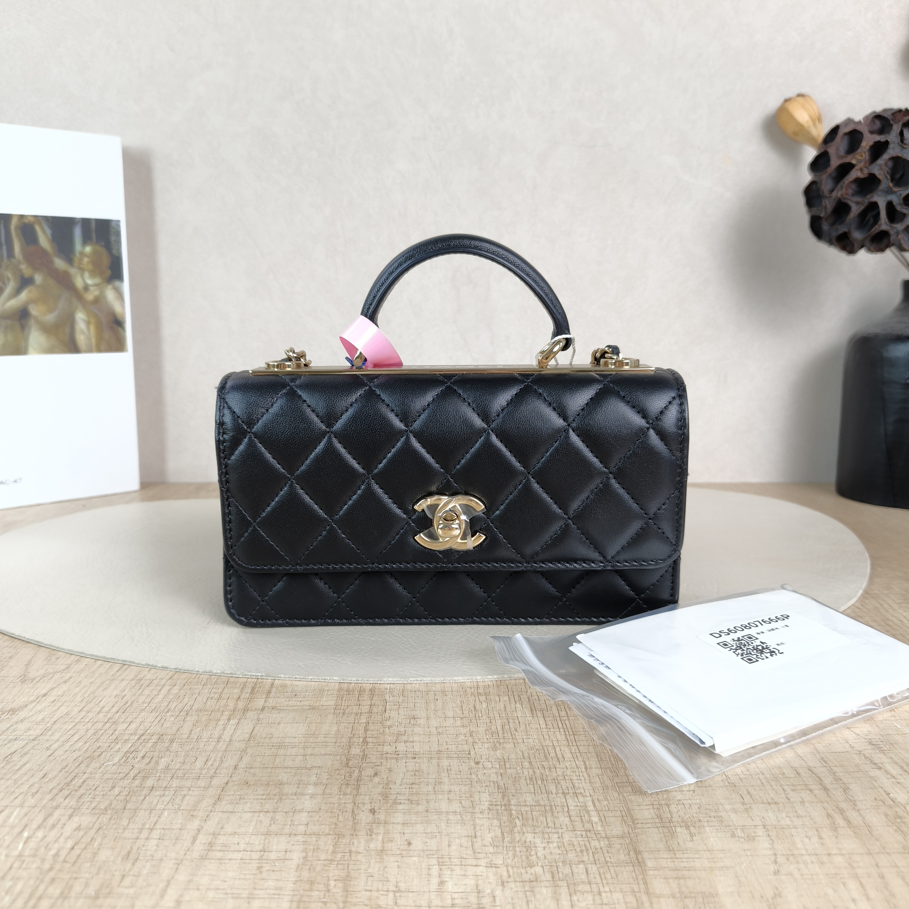 Chanel Crossbody Bag trendy cc woc Black Lambskinmini19.2 × 3.5 × 12.3 cm — cover view 3 of 6