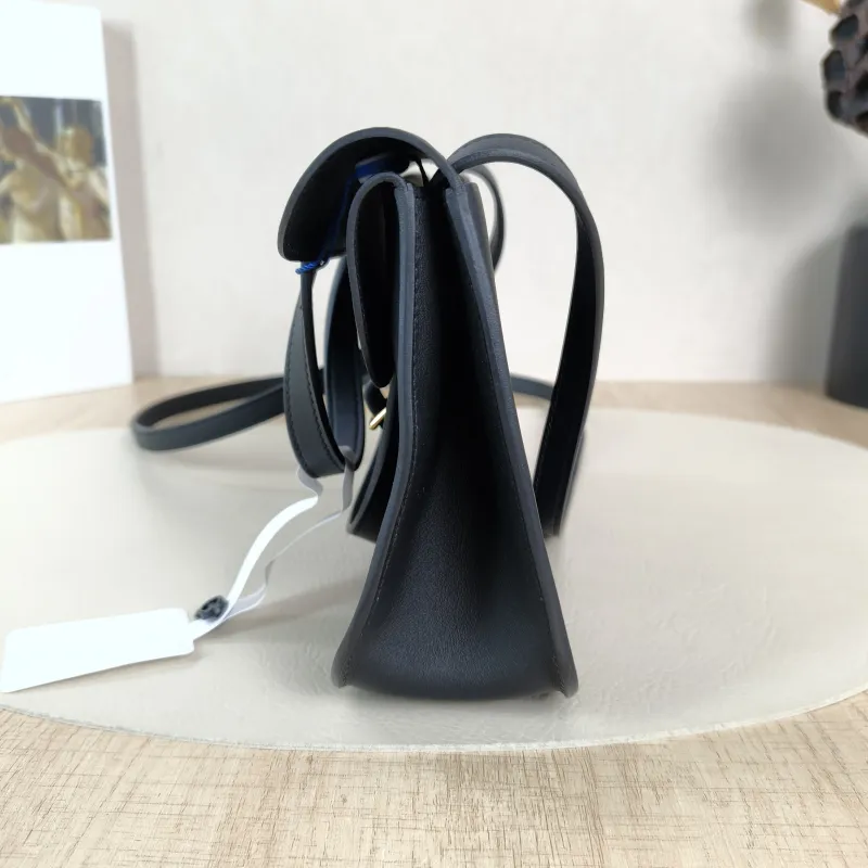 Hermès Crossbody Bag Halzan Black Swift Calfskinmini22 × 6.5 × 15 cm — detail view 13 of 13