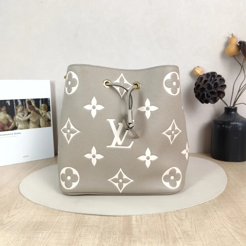 Louis Vuitton Shoulder Bag NÉONOÉ Bucket Bag · White Monogram Empreinte Embossed Calfskin Medium 26 × 17.5 × 26 cm