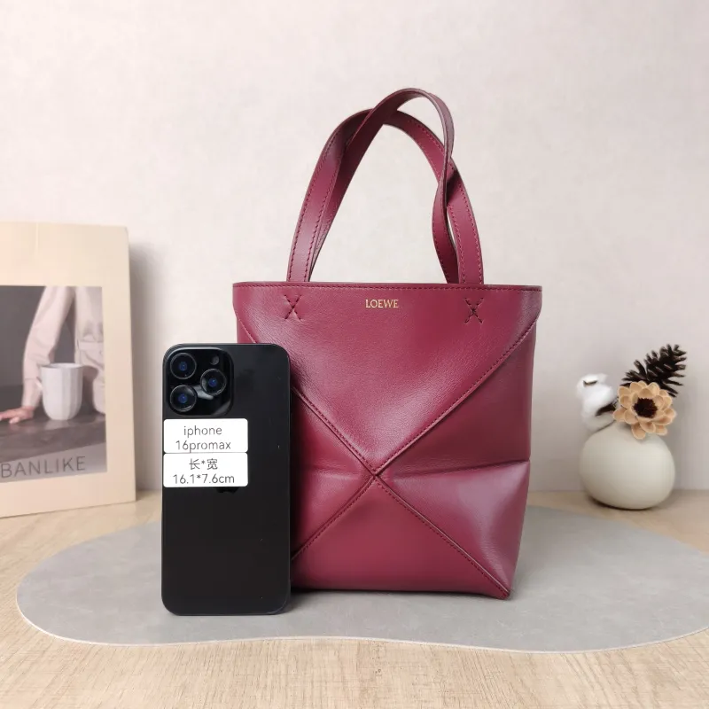LOEWE Crossbody Bag Puzzle Fold Shopping Tote Red Calfskin Mini 16.5 × 9.5 × 20 cm — cover view 2 of 5