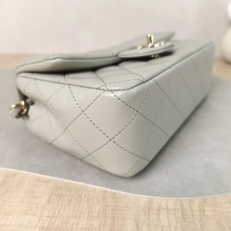 Chanel Crossbody Bag Classic Flap Large Mini CF Mini Green Lambskin mini 20 × 6 × 12 cm — detail view 7 of 13