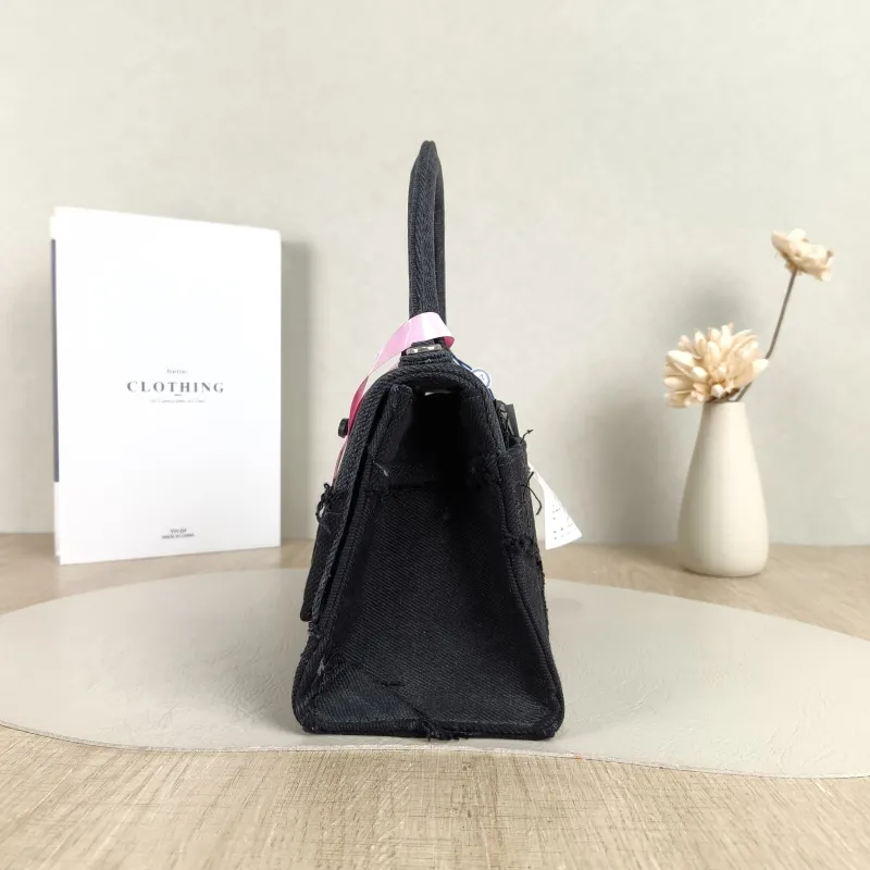 BALENCIAGA Crossbody Bag Hourglass Hourglass Bag Grey Small 23 × 10 × 14 cm — detail view 11 of 13