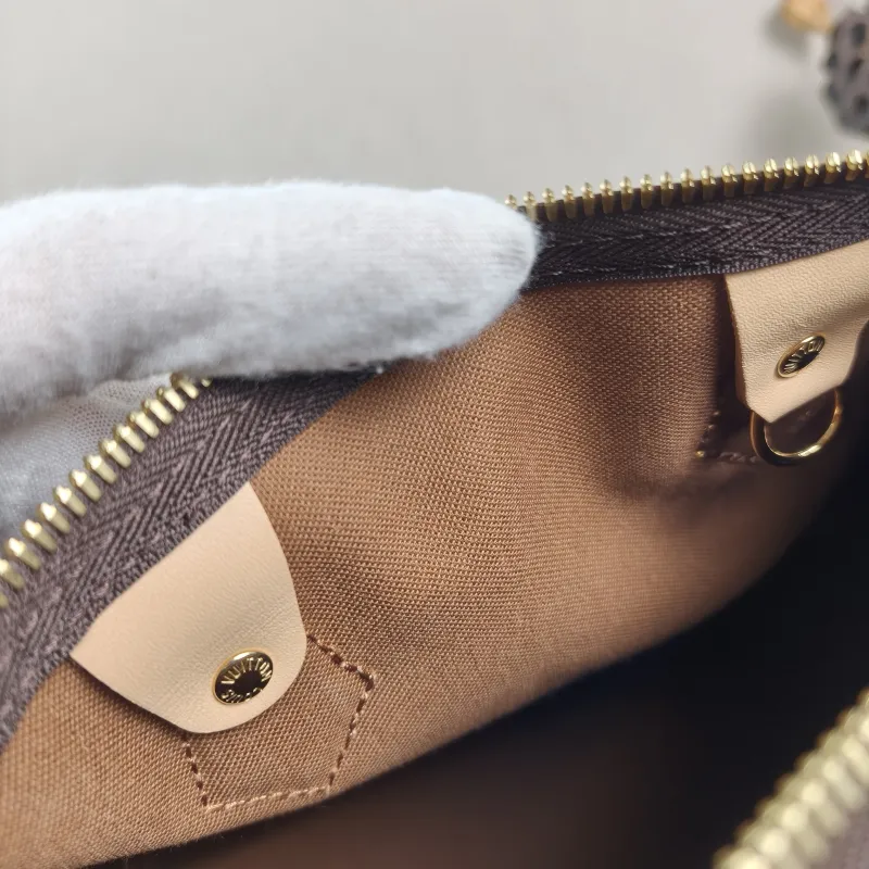 Louis Vuitton Crossbody Bag Speedy25Shoulder Strap Edition-Monogram PVC Medium25 × 15 × 19 cm — detail view 6 of 12