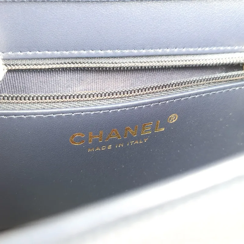 Chanel Shoulder Bag 26p preppy coco Navy Grained Calfskin Small 22 × 7 × 15 cm — detail view 12 of 12