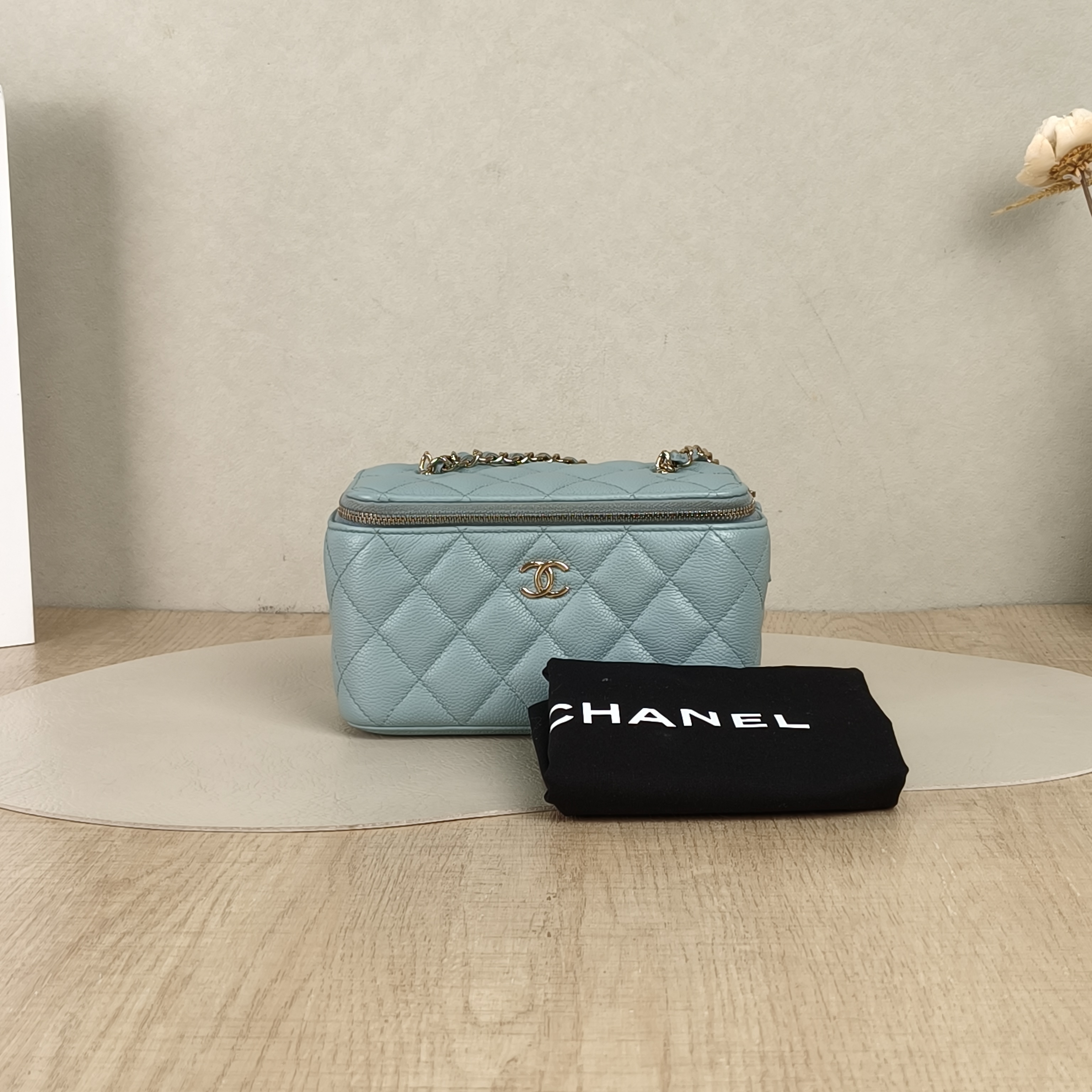 Chanel Crossbody Bag Edition Blue Calfskin One Size16 × 8 × 9.5 cm — cover view 3 of 6