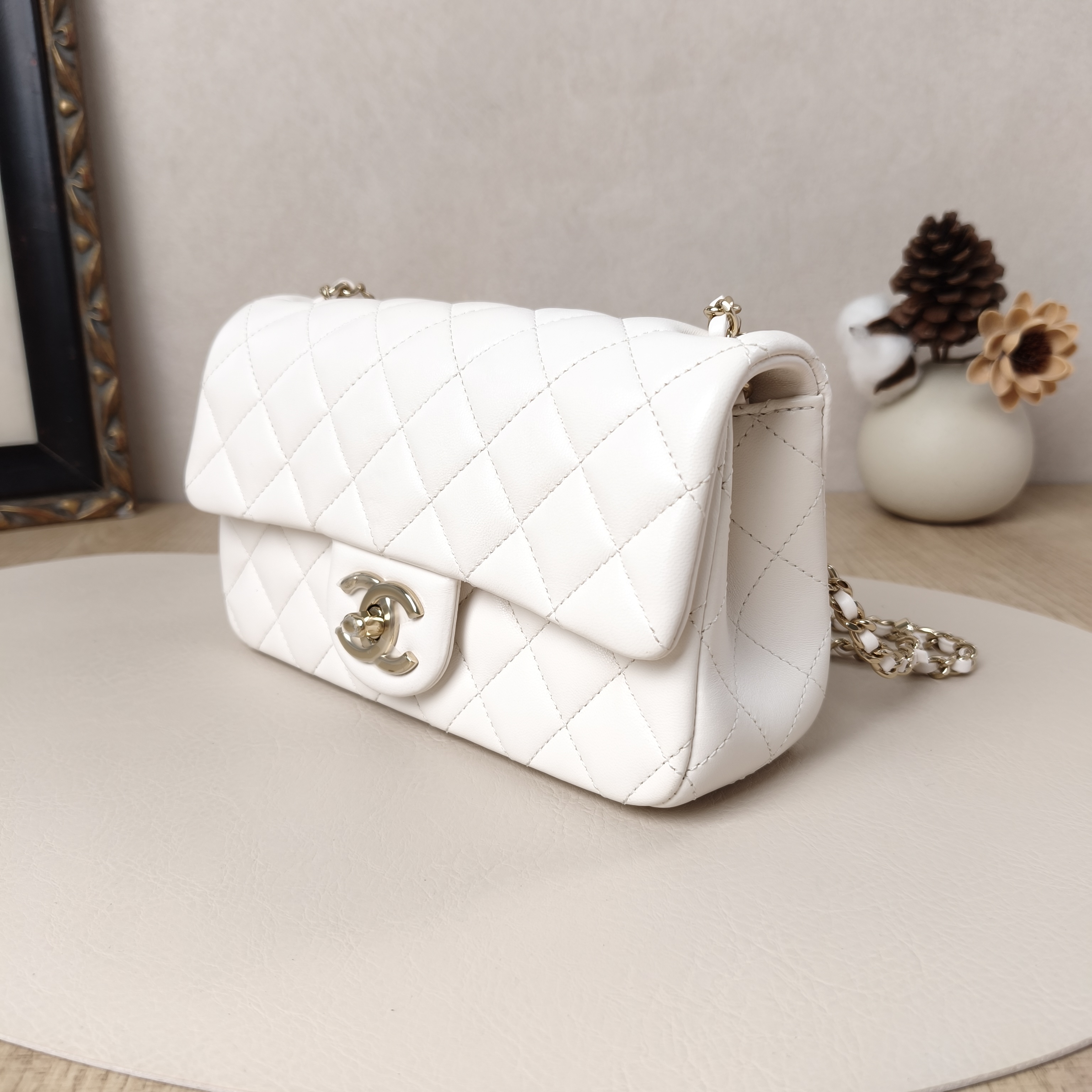 Chanel Crossbody Bag Classic Flap Large Mini CF Mini White Lambskin mini20 × 6 × 12 cm logo — cover view 7 of 10