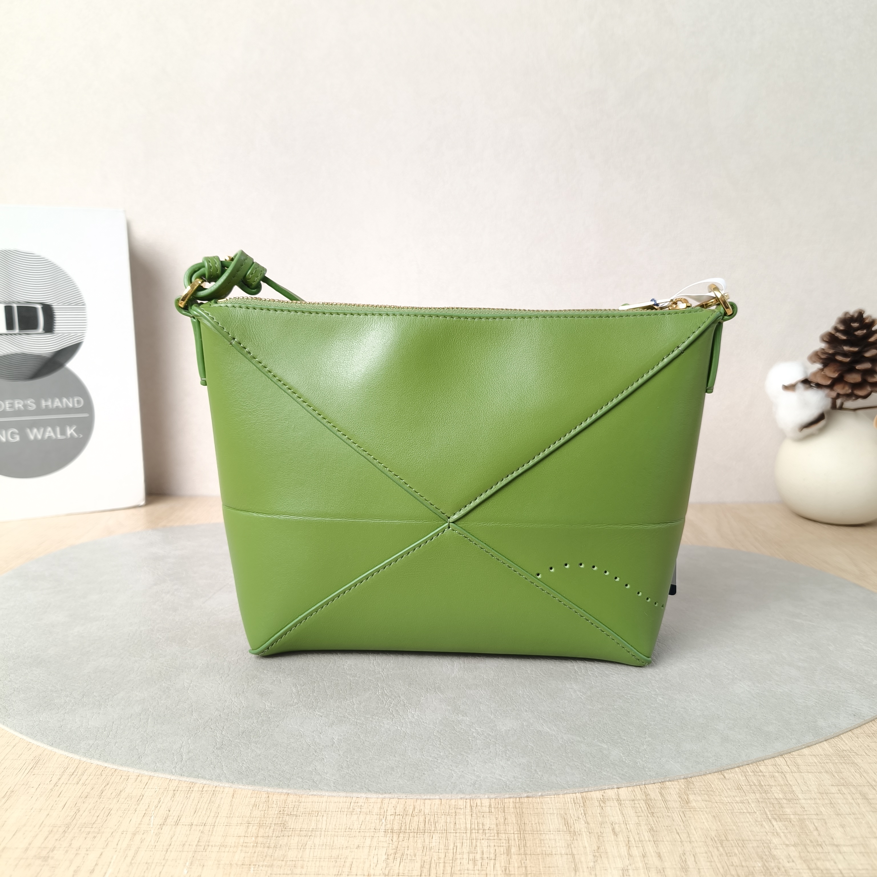 LOEWE Shoulder Bagpuzzle fold Shoulder Bag Green Calfskin One Size23 × 6.5 × 15.5 cm — cover view 3 of 6