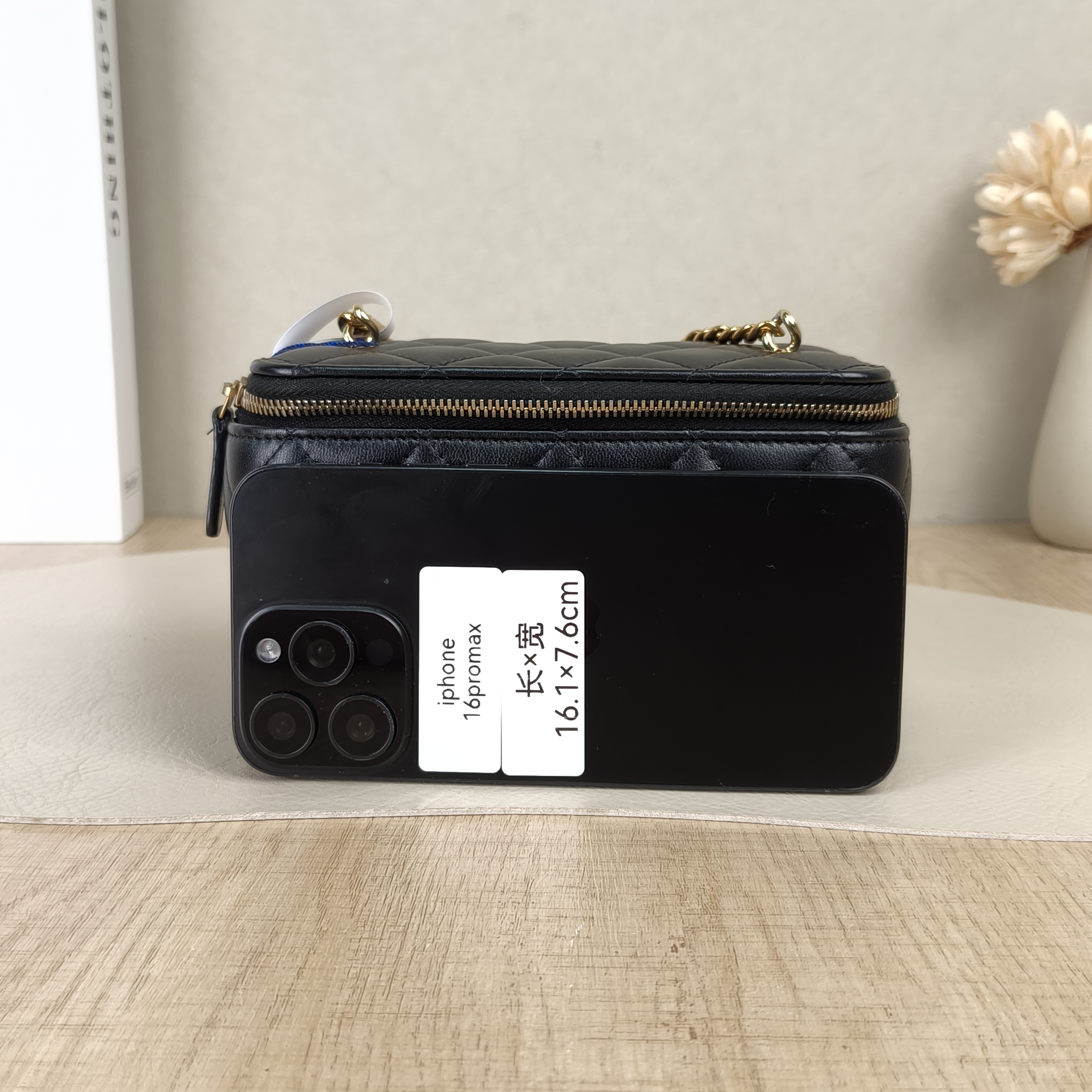 Chanel Crossbody Bag Edition Black Lambskin 16 × 8 × 9.5 cm — cover view 3 of 5