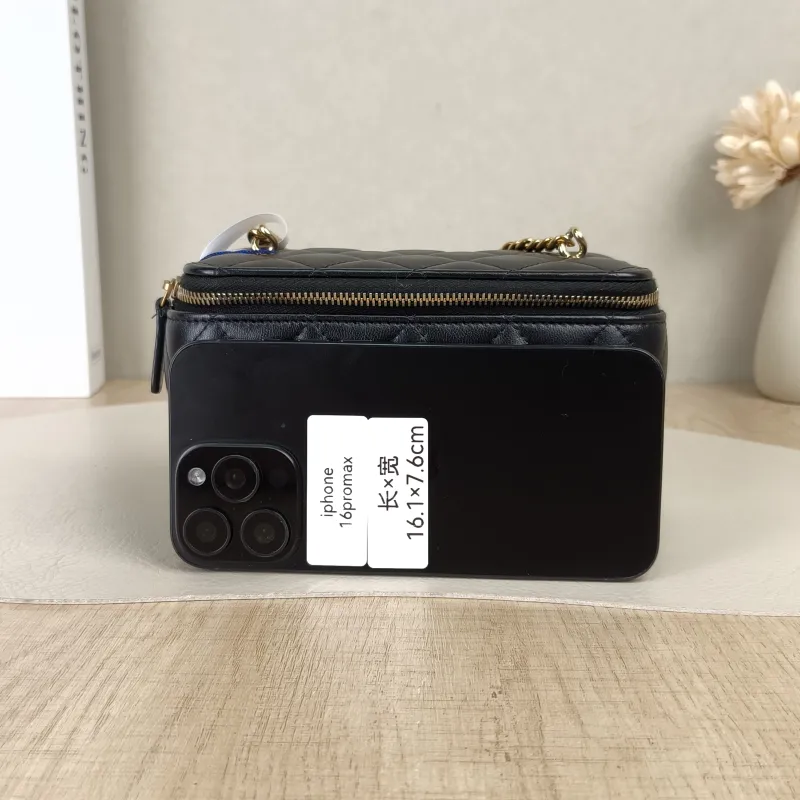 Chanel Crossbody Bag Edition Black Lambskin 16 × 8 × 9.5 cm — cover view 3 of 5