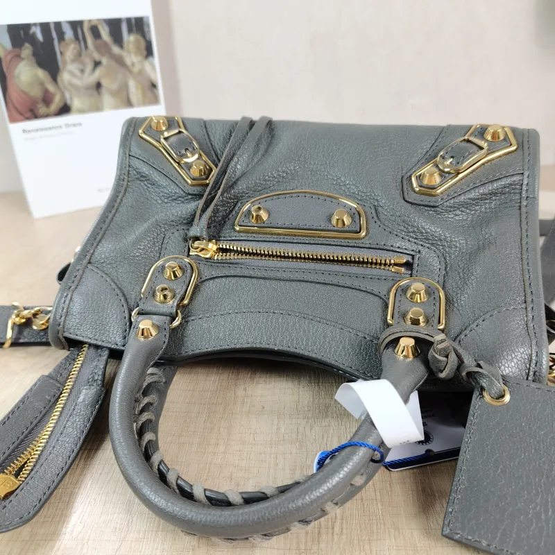 BALENCIAGA Crossbody Bag Classic City Grey Lambskin Mini 24 × 10 × 16 cm — detail view 2 of 11