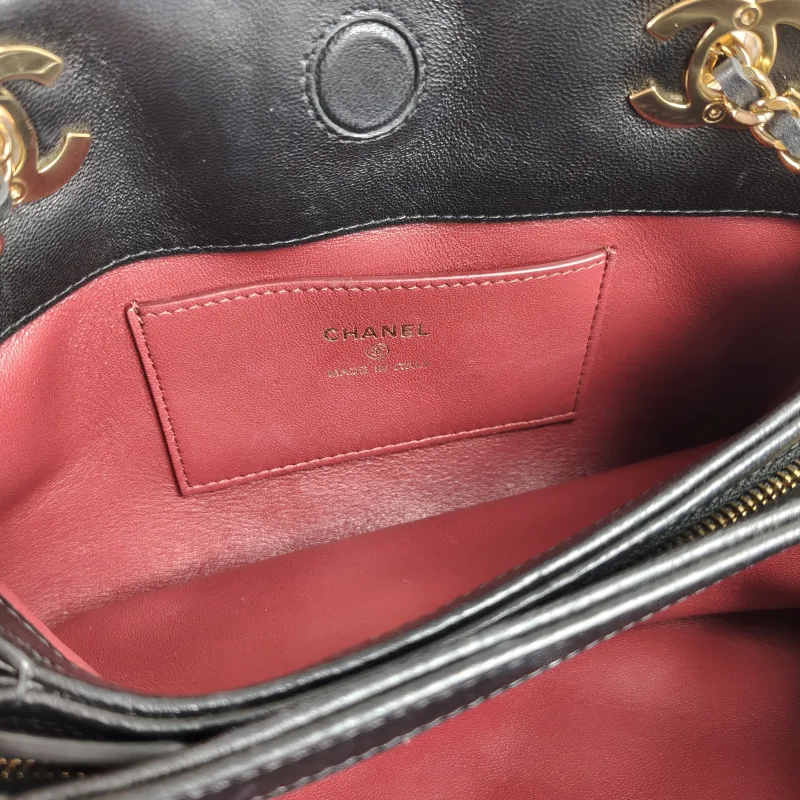 Chanel Crossbody Bag Bowling Bag Black Lambskin One Size 25 × 8 × 14 cm — detail view 2 of 10