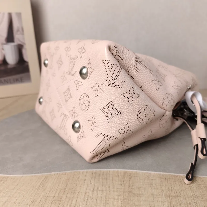 Louis Vuitton Crossbody Bag BELLA Pink Calfskin One Size 22 × 14 × 19 cm — detail view 7 of 12