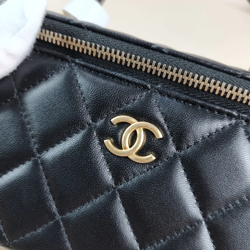Chanel Crossbody Bag Edition Black with Gold-Tone Hardware Lambskin Mini 16 × 8 × 9.5 cm — detail view 14 of 14