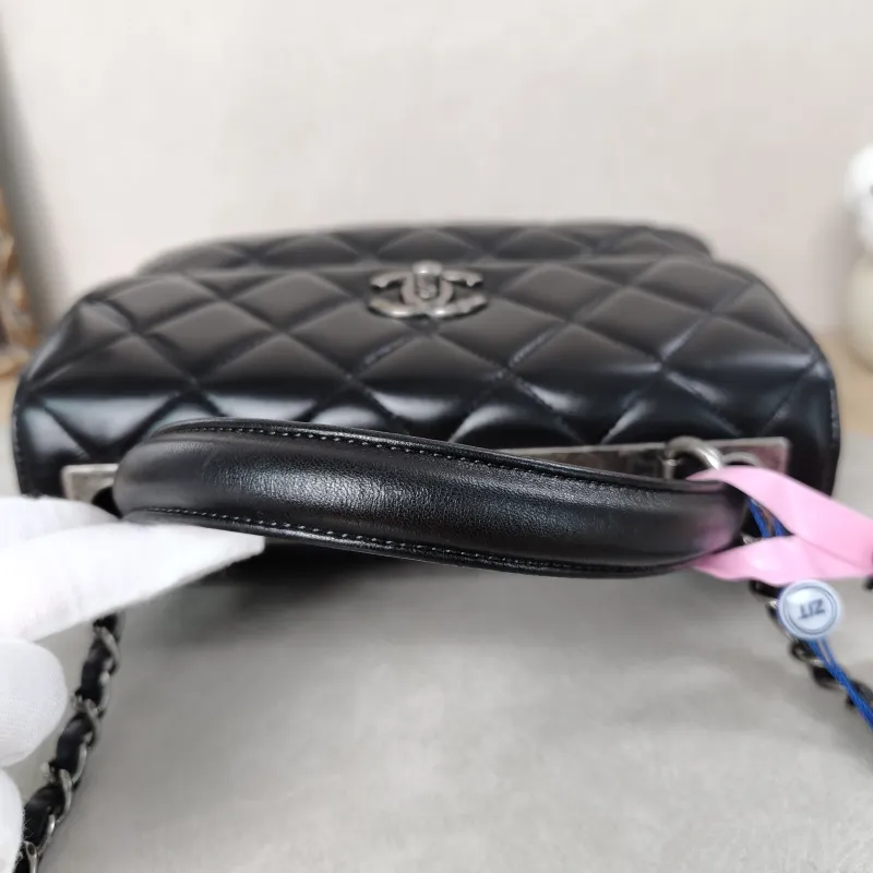 Chanel Crossbody Bag Trendy CC Black Lambskin Small25 × 12 × 17 cm — detail view 1 of 23