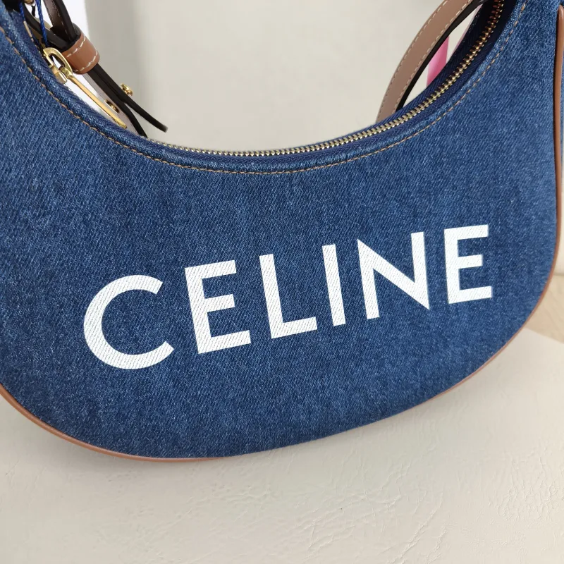 CELINE Shoulder Bag AVA Canvas 25 × 7 × 19 cm — detail view 10 of 10