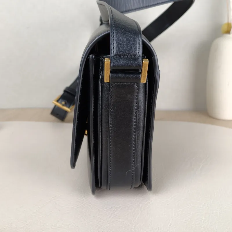 SAINT LAURENT Shoulder Bag Shoulder Bag Black Calfskin 18.6 × 6 × 16 cm — detail view 7 of 13