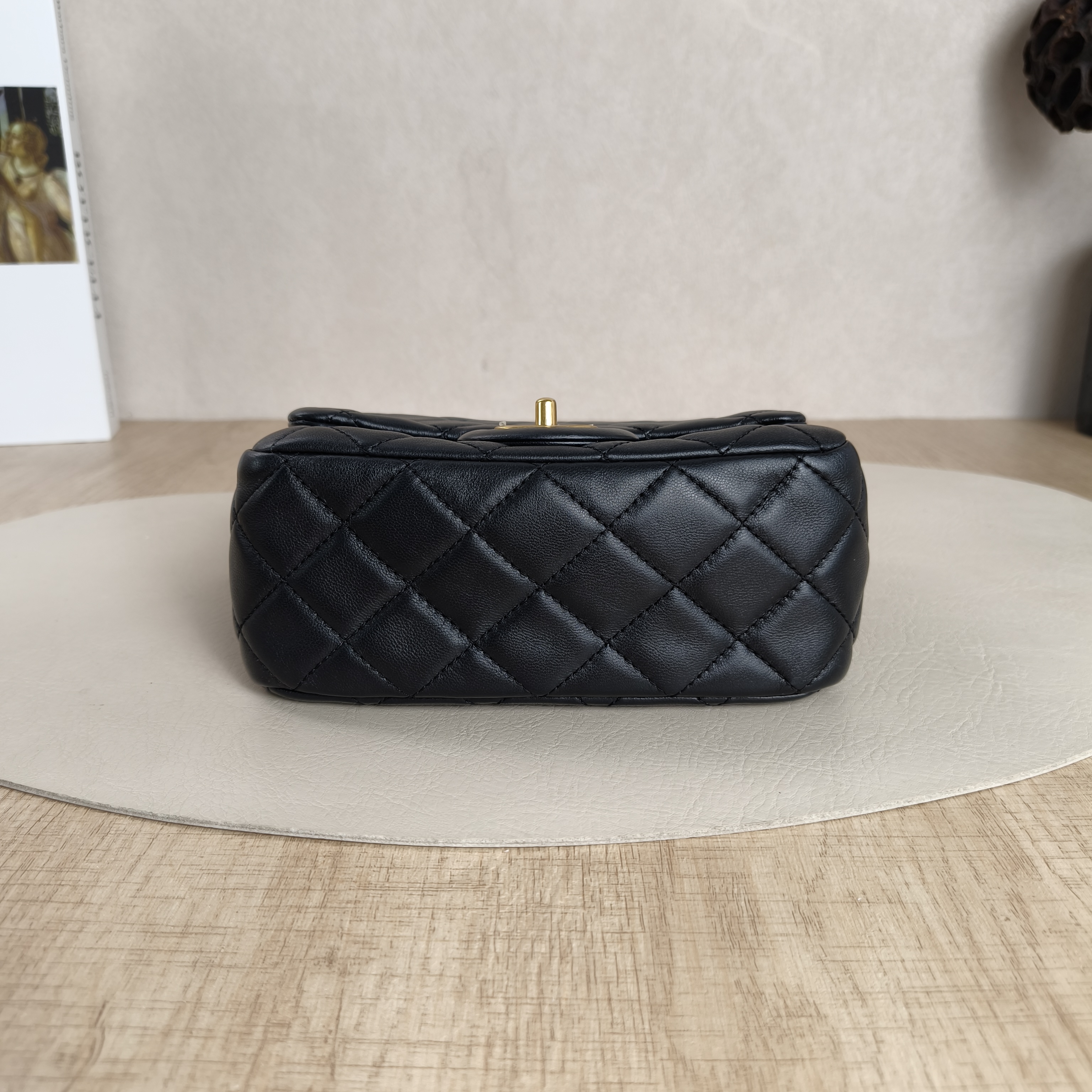 Chanel Crossbody Bag Classic Flap Mini CF Mini Black with Gold-Tone Hardware SL ambskinmini17 × 8 × 13.5 cm — cover view 4 of 5