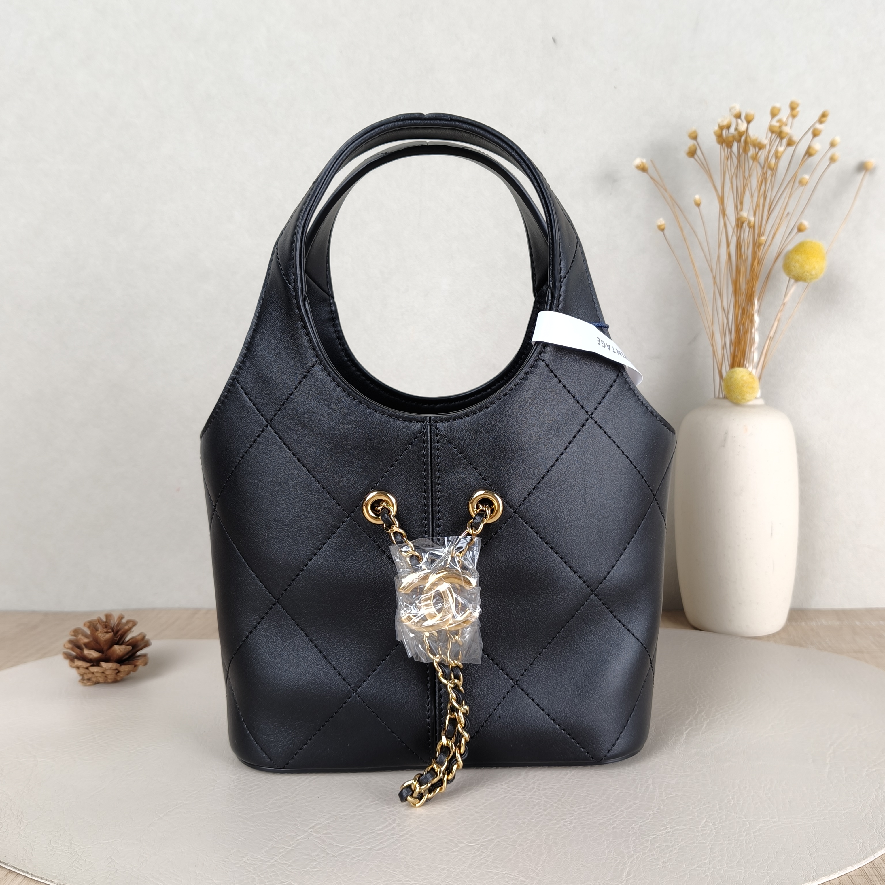 Chanel Top Handle Bag26p hobo Black Calfskin Small21 × 10 × 27.5 cm