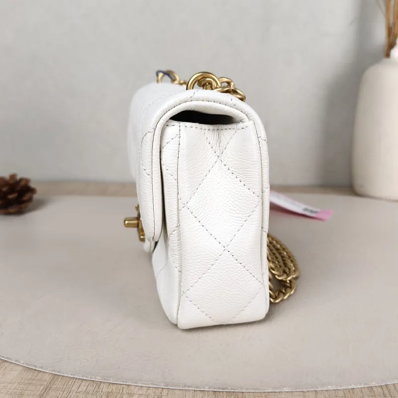 Chanel Crossbody Bag White Grained Calfskin 18 × 5 × 12 cm — detail view 7 of 13