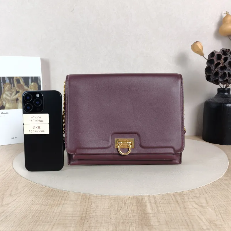 FERRAGAMO Shoulder Bag Shoulder Bag Calfskin One Size24 × 4 × 19 cm — cover view 5 of 6