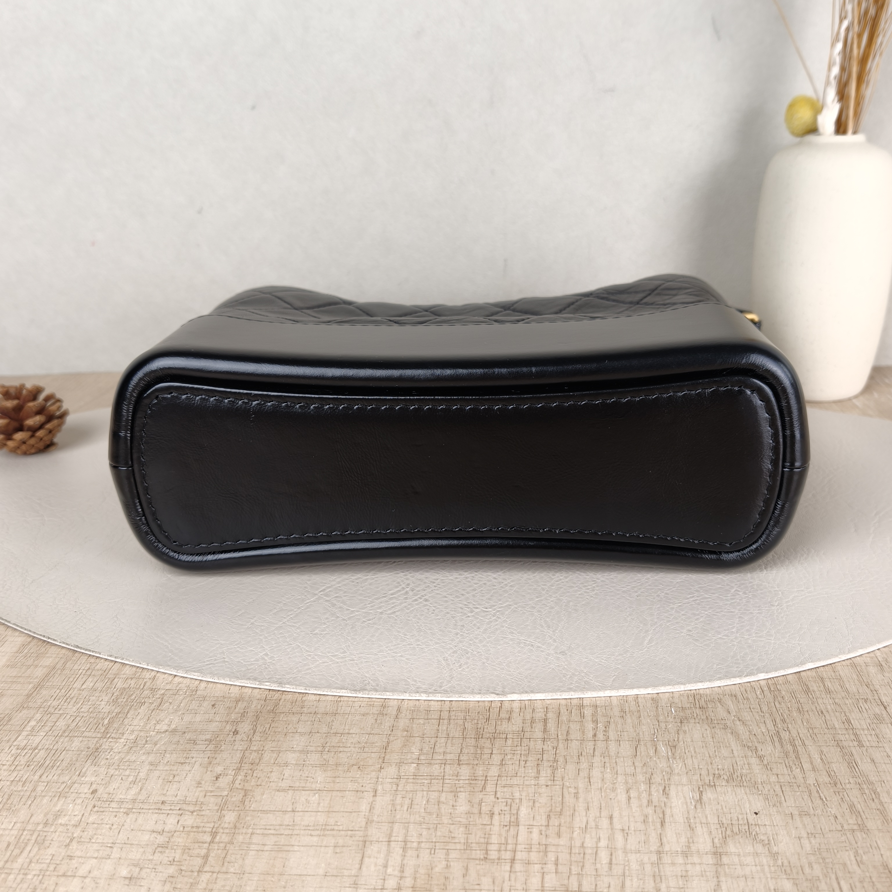 Chanel Crossbody Bag Gabrielle Gabrielle Bag Black CC alfskin Medium26 × 9 × 20 cm — cover view 3 of 6