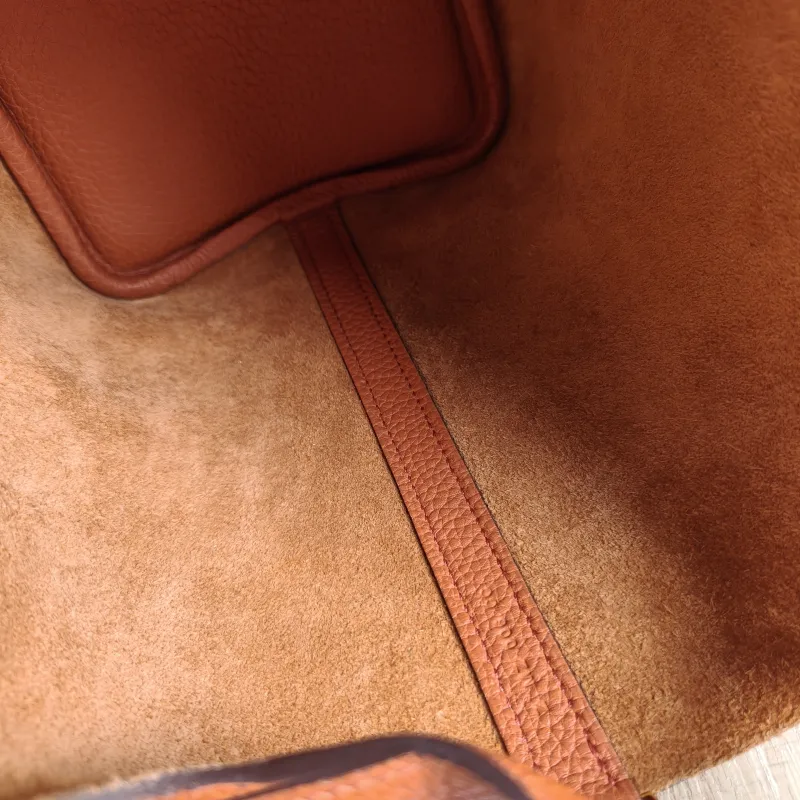 Hermès Top Handle Bag Picotin Lock 18 1836 Red TC Calfskin Small18 × 13 × 18 cm — detail view 4 of 11