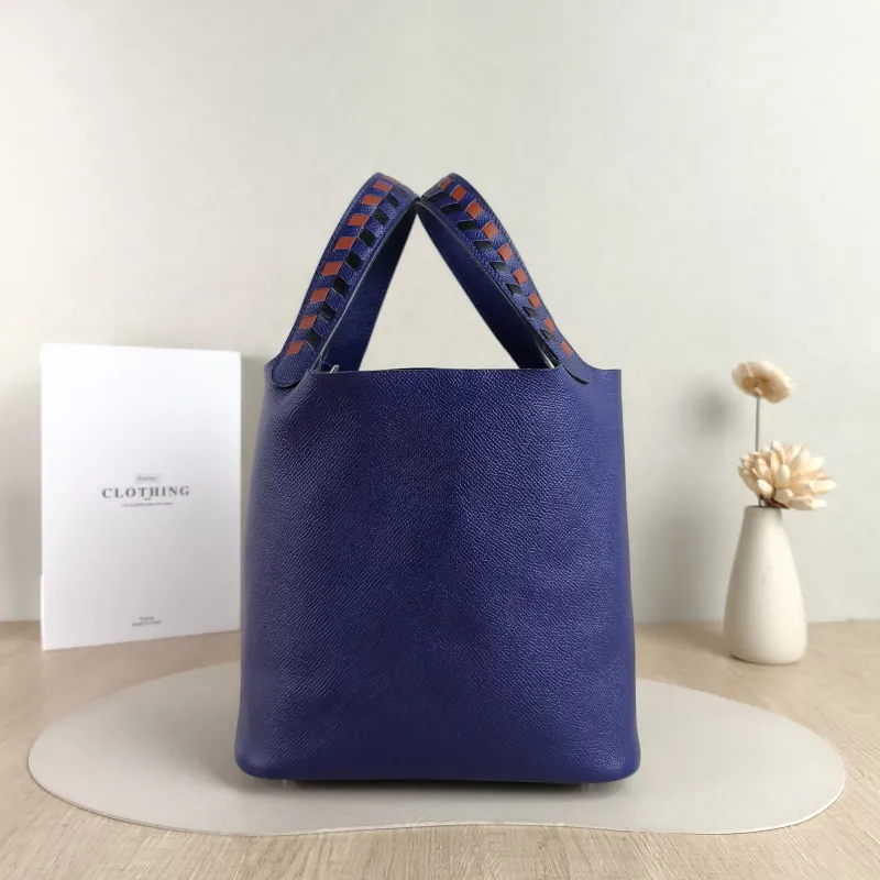 Hermès Top Handle Bag Picotin Lock 22 Woven 22M3 Epsom Calfskin Medium22 × 17 × 21 cm — detail view 6 of 10
