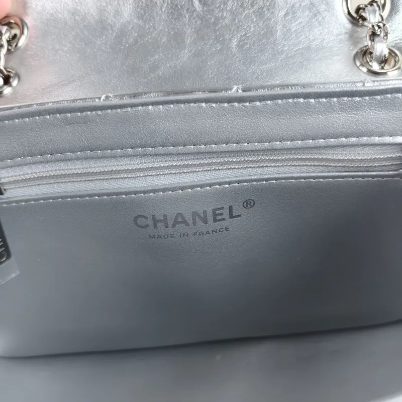 Chanel Crossbody Bag Crossbody Bag Silver Calfskin One Size 23 × 5.5 × 14 cm — detail view 5 of 11
