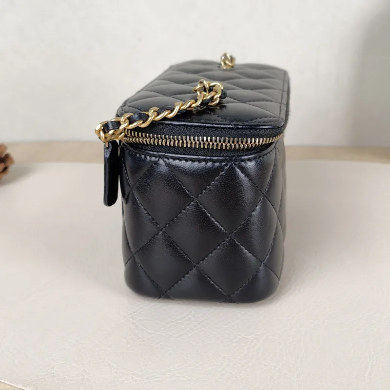 Chanel Crossbody Bag Edition Box Bag Cosmetic Bag Black Lambskin 17 × 8 × 9.5 cm — detail view 4 of 14