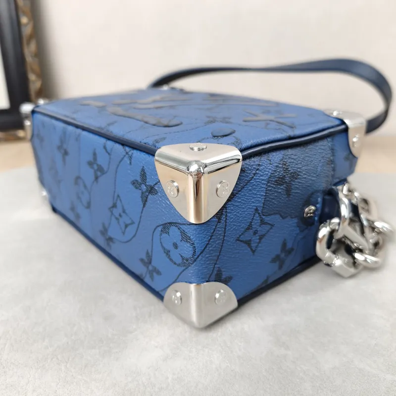 Louis Vuitton Crossbody Bag SOFT TRUNK Box Blue PV Cmini18.5 × 8 × 13 cm — detail view 5 of 17