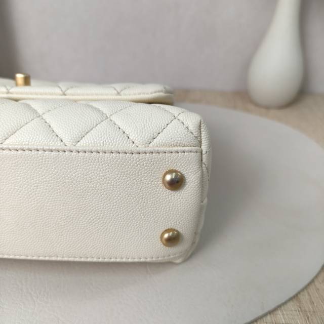Chanel cocohandle26 Small Beige Calfskin26 · Dust Bag Shoulder Strap · 24 × 10 × 14 cm — cover view 6 of 10
