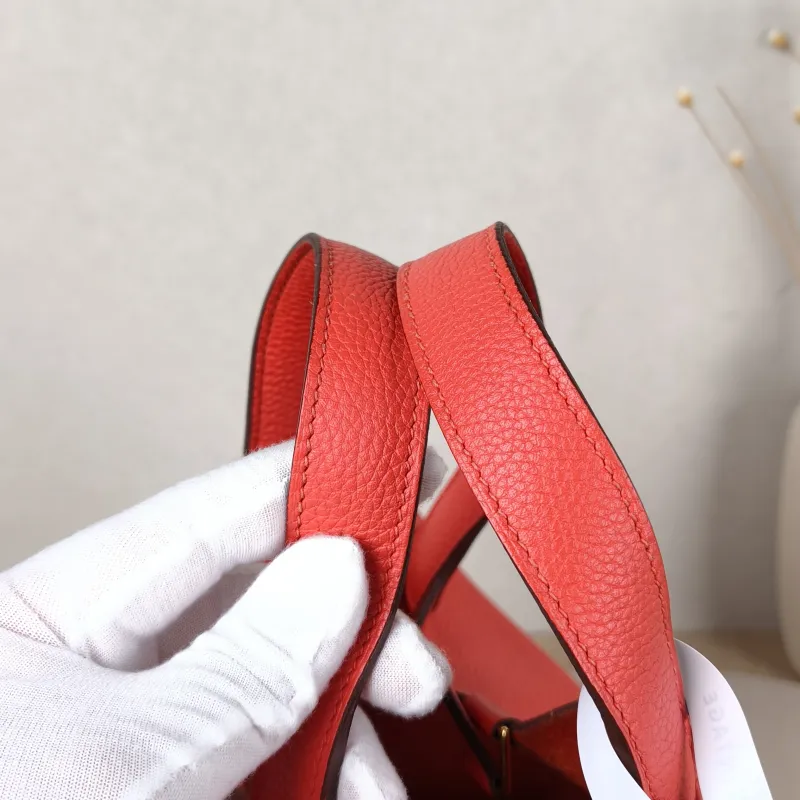 Hermès Top Handle Bag Picotin Lock 18 18S3 Red TC Calfskin Small18 × 13 × 18 cm — detail view 3 of 10