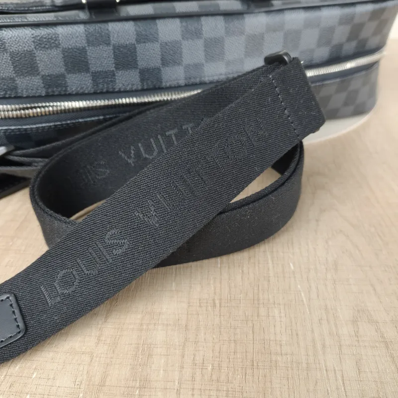 Louis Vuitton Top Handle Bag PVC One Size40 × 11 × 30 cm — detail view 8 of 14