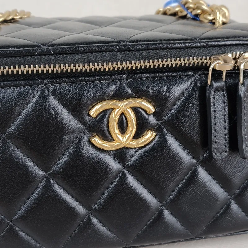 Chanel Crossbody Bag Edition Black Lambskin One Size 16 × 8 × 9.5 cm — detail view 11 of 14