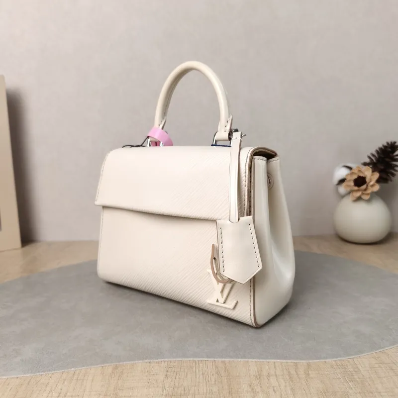 Louis Vuitton Crossbody Bag CLUNY White Epi Embossed Calfskin Mini 20 × 7.5 × 16 cm — cover view 3 of 5