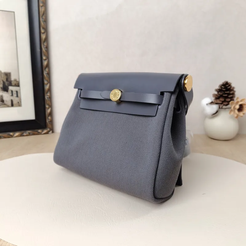 Hermès Crossbody Bag Herbag Zip 20 Calfskin，Canvasmini20.5 × 7 × 16.5 cm — cover view 9 of 11