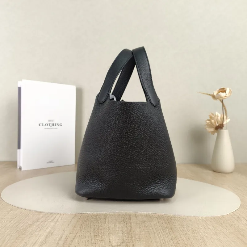 Hermès Top Handle Bag Picotin Lock 18 1889Black Clemence Taurillon TC Calfskin Small18 × 13 × 19 cm — detail view 2 of 12