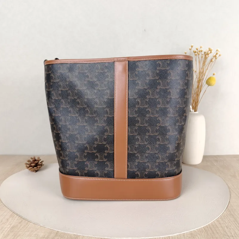 CELINE Crossbody Bag Triomphe Bucket Bag Monogram PVC Medium24 × 18 × 27 cm — cover view 3 of 5