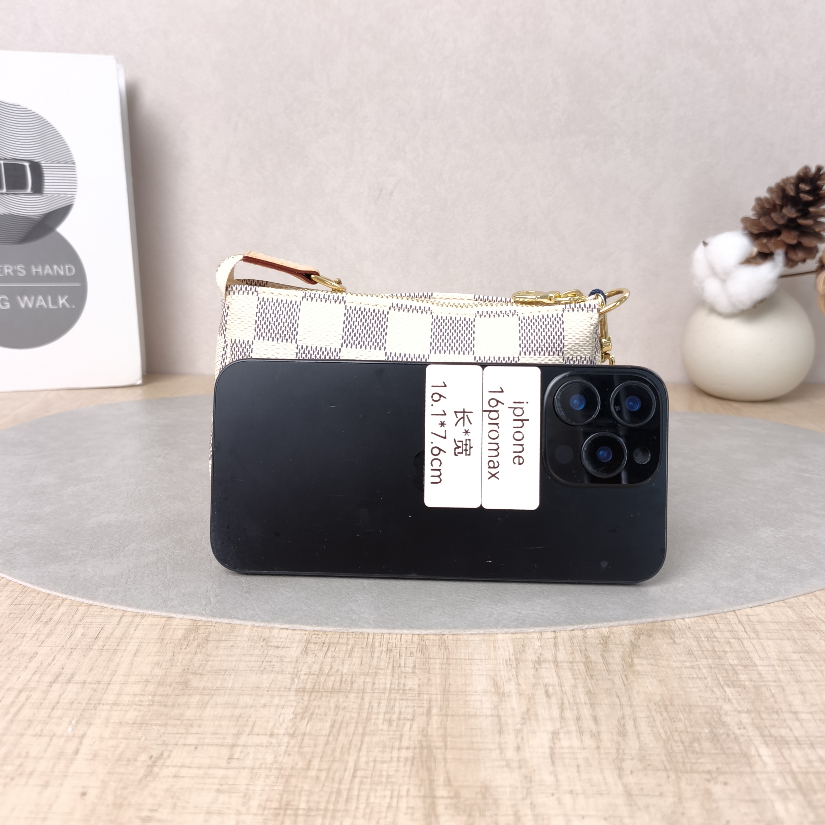 Louis Vuitton Clutch Mini Pochette Accessoires PV Cmini15.5 × 4 × 10.5 cm — cover view 6 of 6